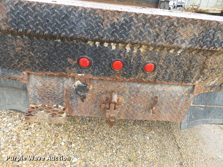 image for item DD2266 2001 Ford F450 Super Duty flat bed truck