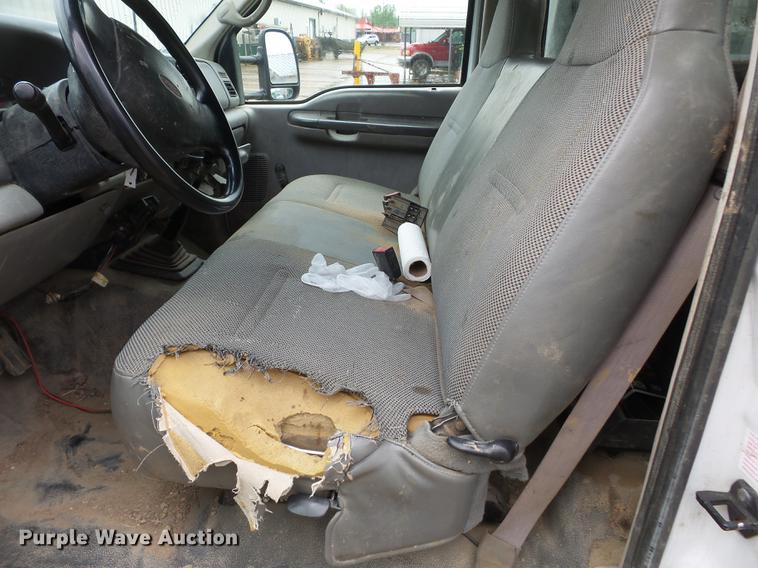 image for item DD2266 2001 Ford F450 Super Duty flat bed truck