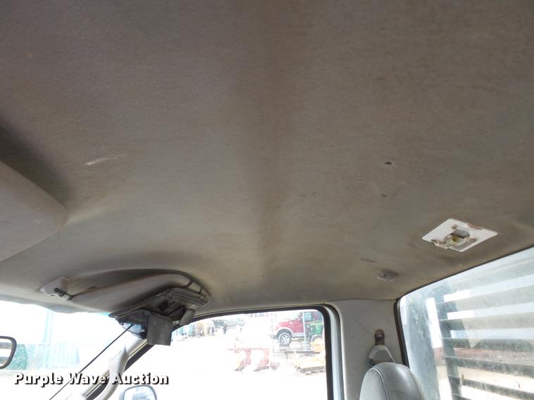 image for item DD2266 2001 Ford F450 Super Duty flat bed truck