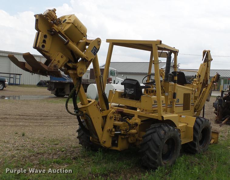 image for item DD2269 1992 Vermeer V8050 vibratory cable plow