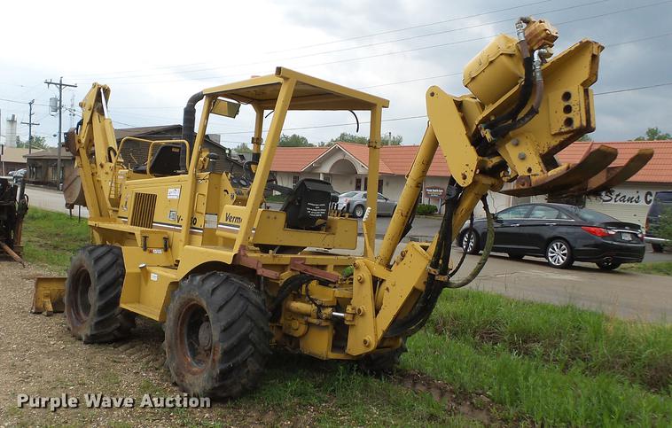 image for item DD2269 1992 Vermeer V8050 vibratory cable plow