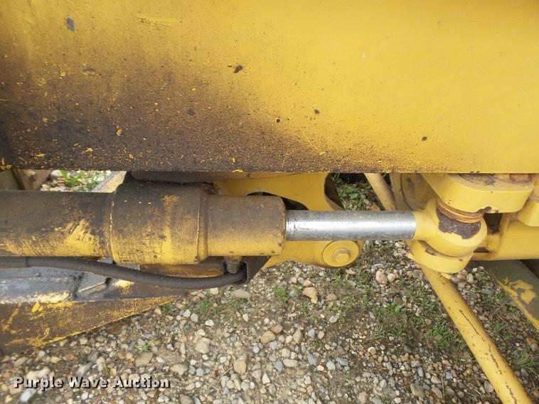 image for item DD2269 1992 Vermeer V8050 vibratory cable plow