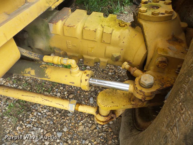 image for item DD2269 1992 Vermeer V8050 vibratory cable plow