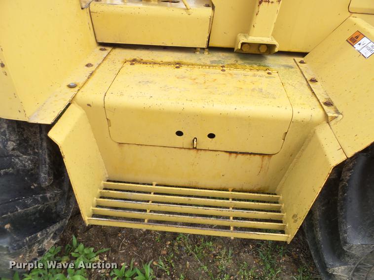 image for item DD2269 1992 Vermeer V8050 vibratory cable plow