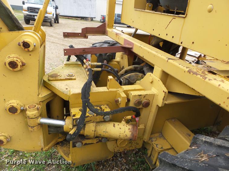 image for item DD2269 1992 Vermeer V8050 vibratory cable plow