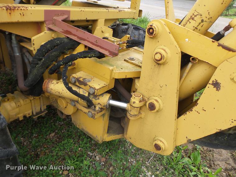 image for item DD2269 1992 Vermeer V8050 vibratory cable plow