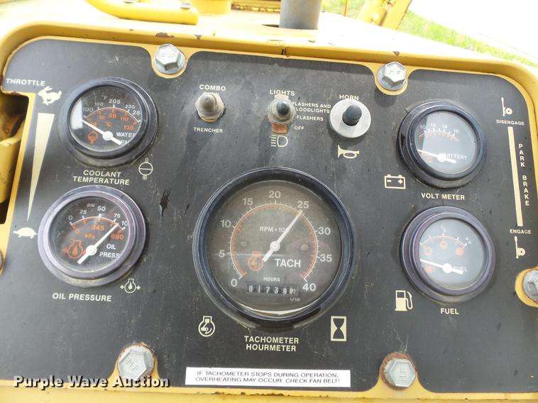 image for item DD2269 1992 Vermeer V8050 vibratory cable plow