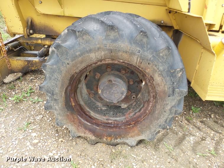 image for item DD2269 1992 Vermeer V8050 vibratory cable plow