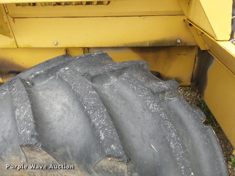 image for item DD2269 1992 Vermeer V8050 vibratory cable plow