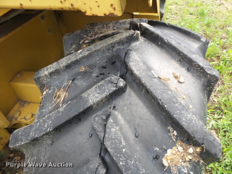 image for item DD2269 1992 Vermeer V8050 vibratory cable plow