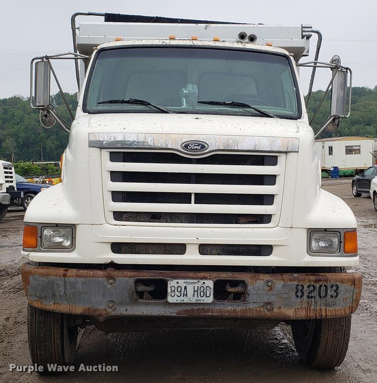 image for item DD4102 1998 Ford LT8501 dump truck