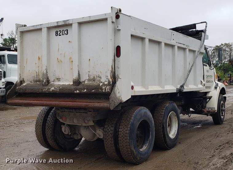 image for item DD4102 1998 Ford LT8501 dump truck