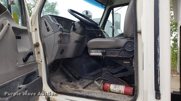 image for item DD4102 1998 Ford LT8501 dump truck