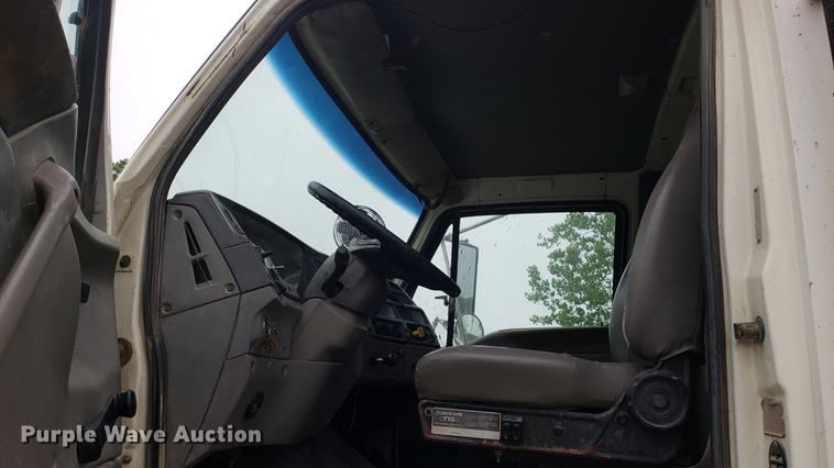 image for item DD4102 1998 Ford LT8501 dump truck