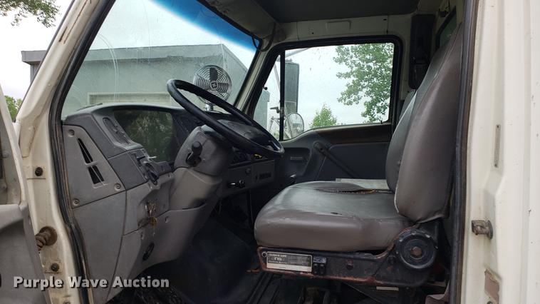 image for item DD4102 1998 Ford LT8501 dump truck