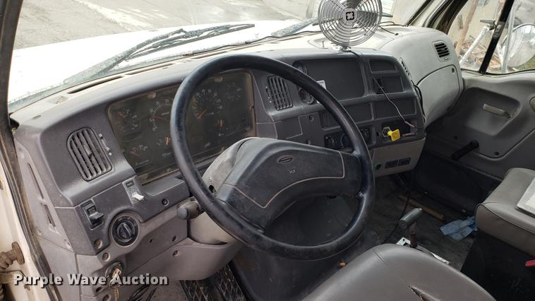 image for item DD4102 1998 Ford LT8501 dump truck