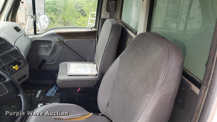 image for item DD4102 1998 Ford LT8501 dump truck