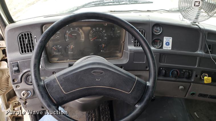 image for item DD4102 1998 Ford LT8501 dump truck