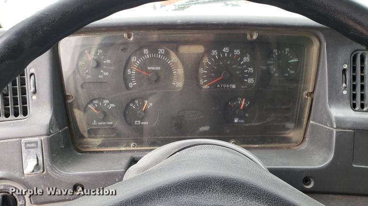 image for item DD4102 1998 Ford LT8501 dump truck