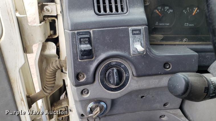 image for item DD4102 1998 Ford LT8501 dump truck