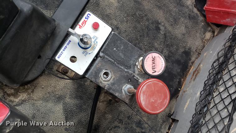 image for item DD4102 1998 Ford LT8501 dump truck