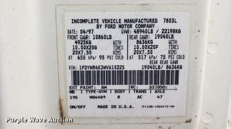 image for item DD4102 1998 Ford LT8501 dump truck