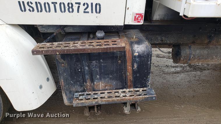 image for item DD4102 1998 Ford LT8501 dump truck