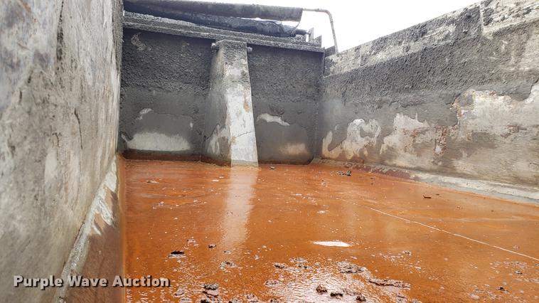 image for item DD4102 1998 Ford LT8501 dump truck