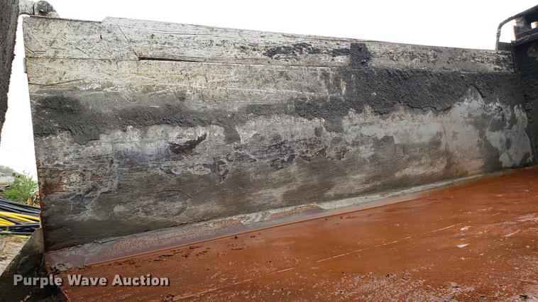 image for item DD4102 1998 Ford LT8501 dump truck