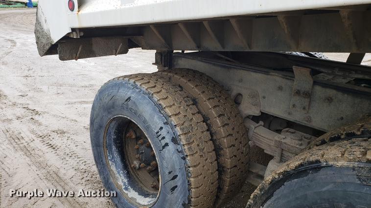 image for item DD4102 1998 Ford LT8501 dump truck