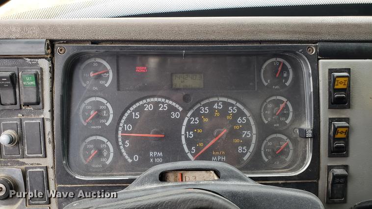 image for item DD4103 2001 Freightliner FL80 dump truck