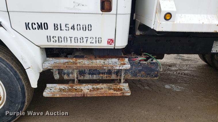 image for item DD4103 2001 Freightliner FL80 dump truck