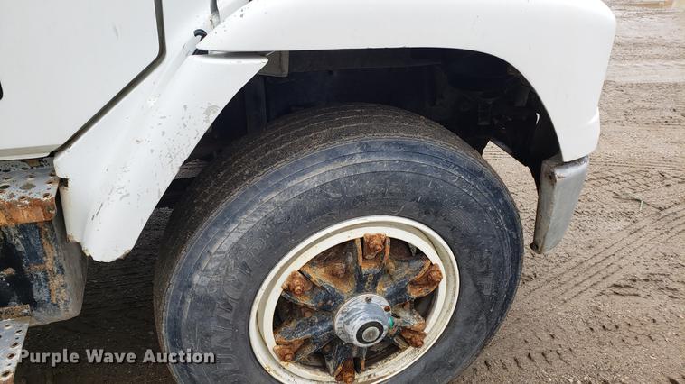 image for item DD4103 2001 Freightliner FL80 dump truck