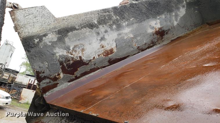 image for item DD4103 2001 Freightliner FL80 dump truck