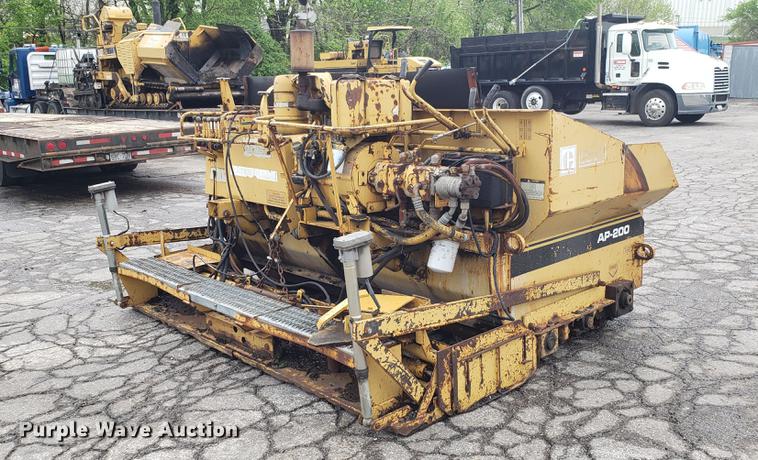 image for item DD4106 1987 Caterpillar AP200 paver