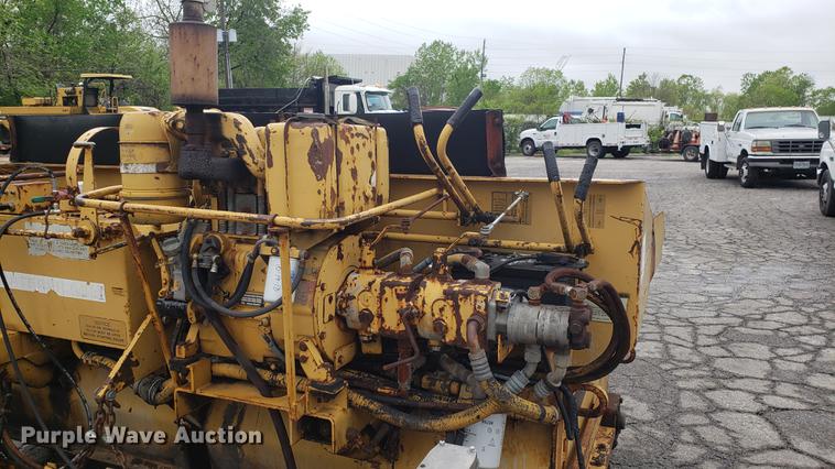 image for item DD4106 1987 Caterpillar AP200 paver