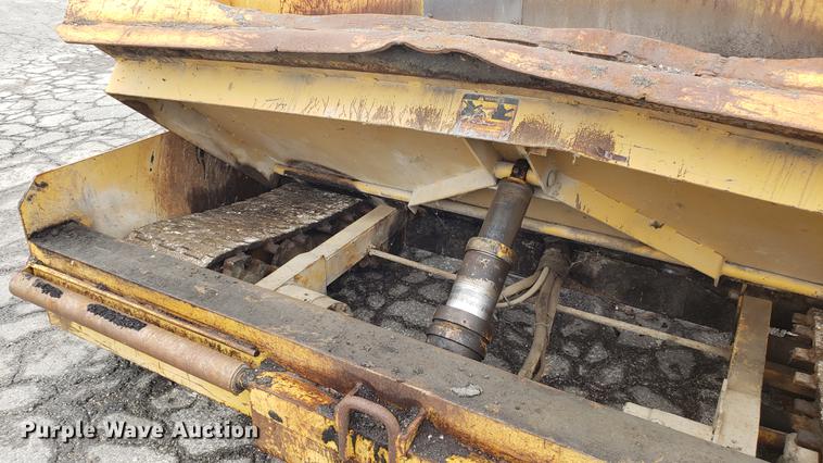image for item DD4106 1987 Caterpillar AP200 paver