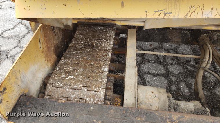image for item DD4106 1987 Caterpillar AP200 paver