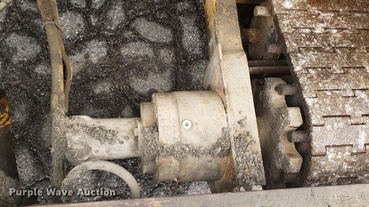image for item DD4106 1987 Caterpillar AP200 paver