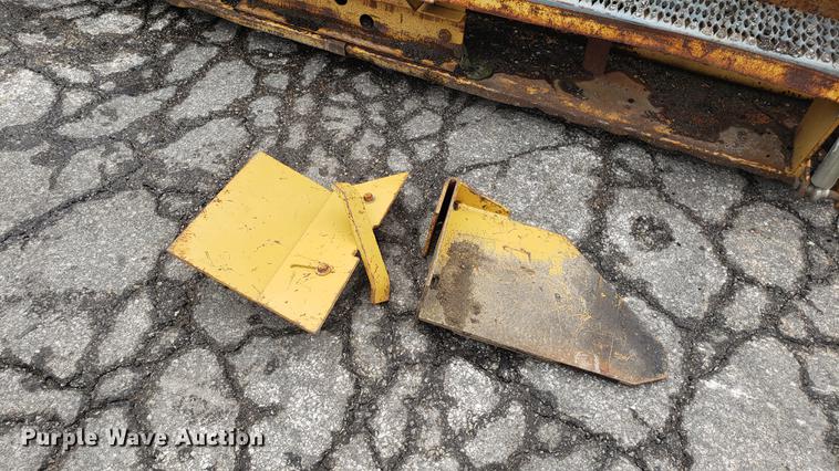 image for item DD4106 1987 Caterpillar AP200 paver