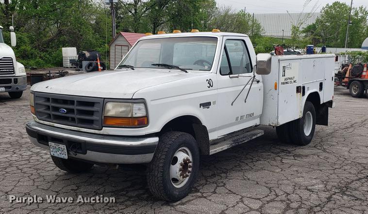 image for item DD4107 1995 Ford F450 Super Duty utility truck