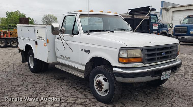 image for item DD4107 1995 Ford F450 Super Duty utility truck