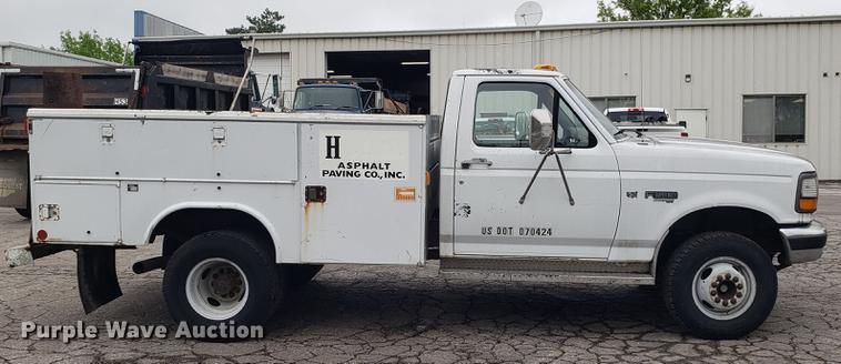 image for item DD4107 1995 Ford F450 Super Duty utility truck