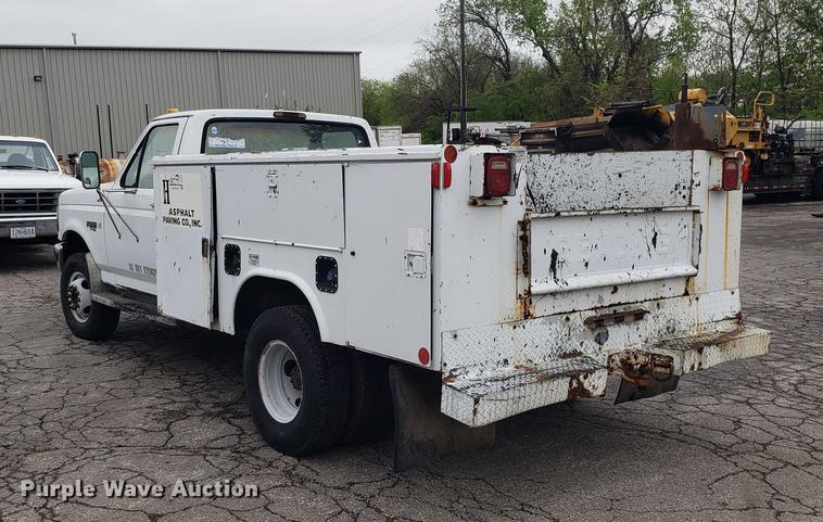 image for item DD4107 1995 Ford F450 Super Duty utility truck