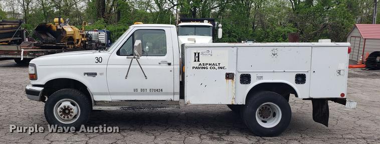 image for item DD4107 1995 Ford F450 Super Duty utility truck