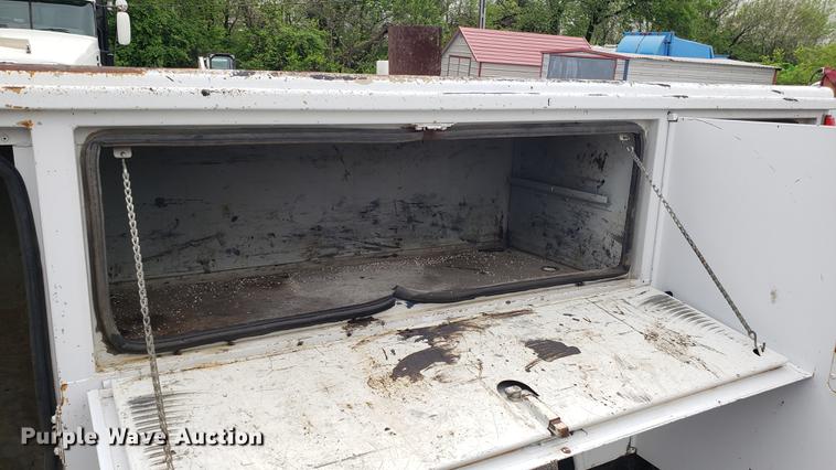 image for item DD4107 1995 Ford F450 Super Duty utility truck