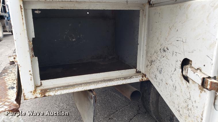 image for item DD4107 1995 Ford F450 Super Duty utility truck
