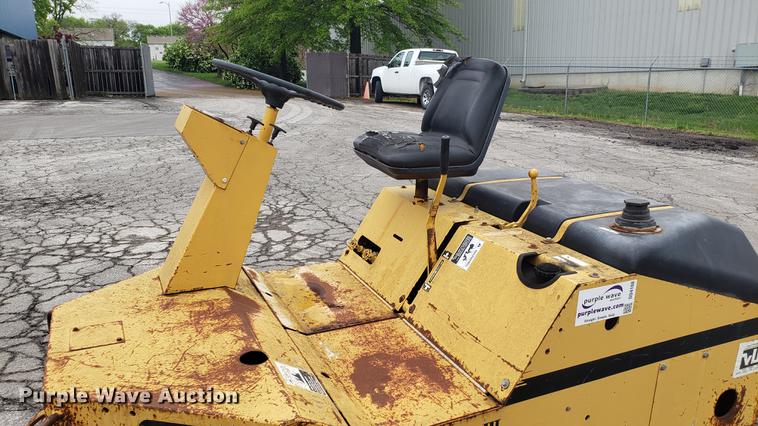 image for item DD4108 Rosco Vibrastat III double drum roller