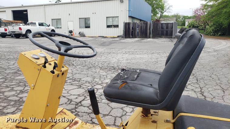 image for item DD4108 Rosco Vibrastat III double drum roller