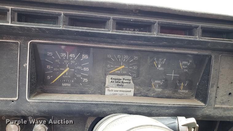 image for item DD4116 1990 Ford F800 dump truck